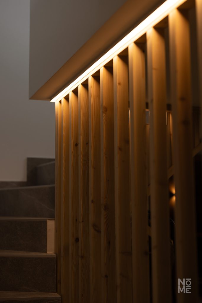 Couloir du gîte des 4 Fontaines rénové par Atelier NŌMĒ