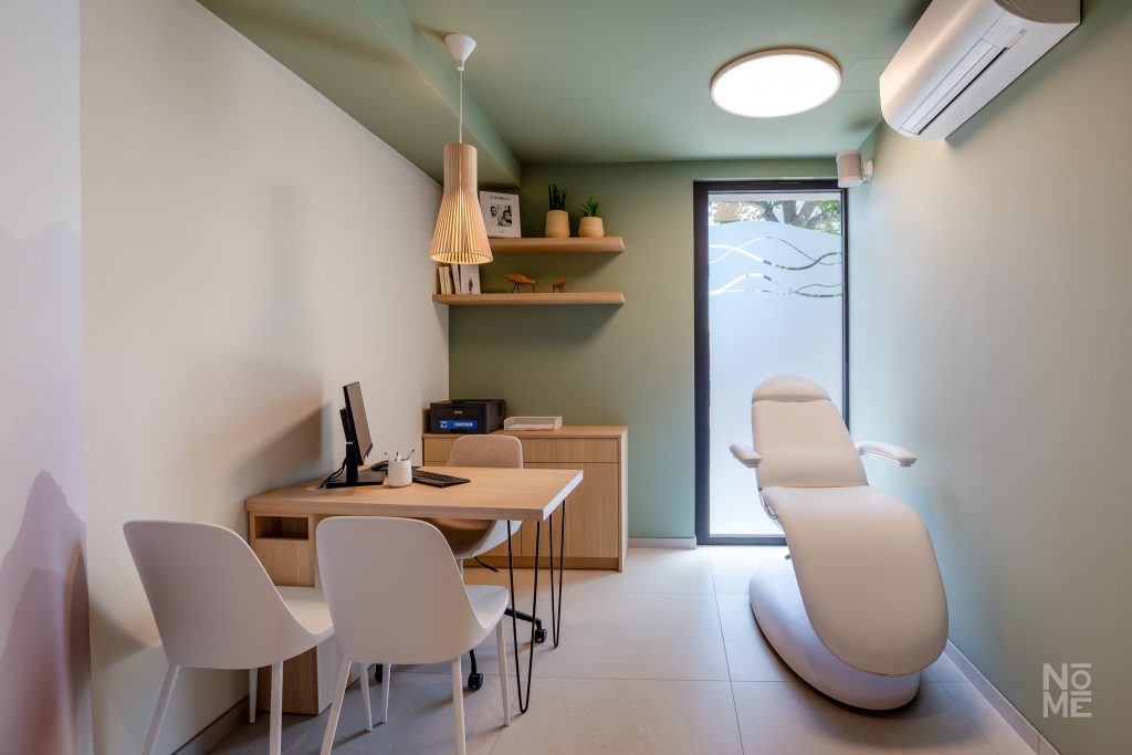 Espace d’attente du cabinet médical du docteur Raidot aménagé par Atelier NŌMĒ
