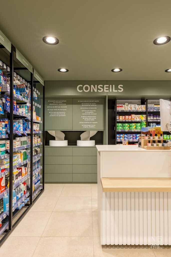 Espace de vente moderne de la pharmacie du Nordfeld à Mulhouse après rénovation par Atelier NŌMĒ